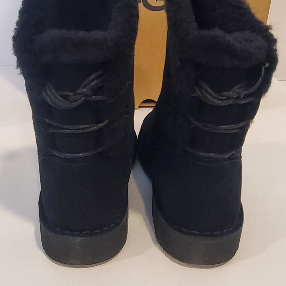 ~NEW~ UGG Naiyah Bootie Black UGG Wool Sheepskin Treadlite Boot |SALE| PICK SIZE - Picture 8 of 8